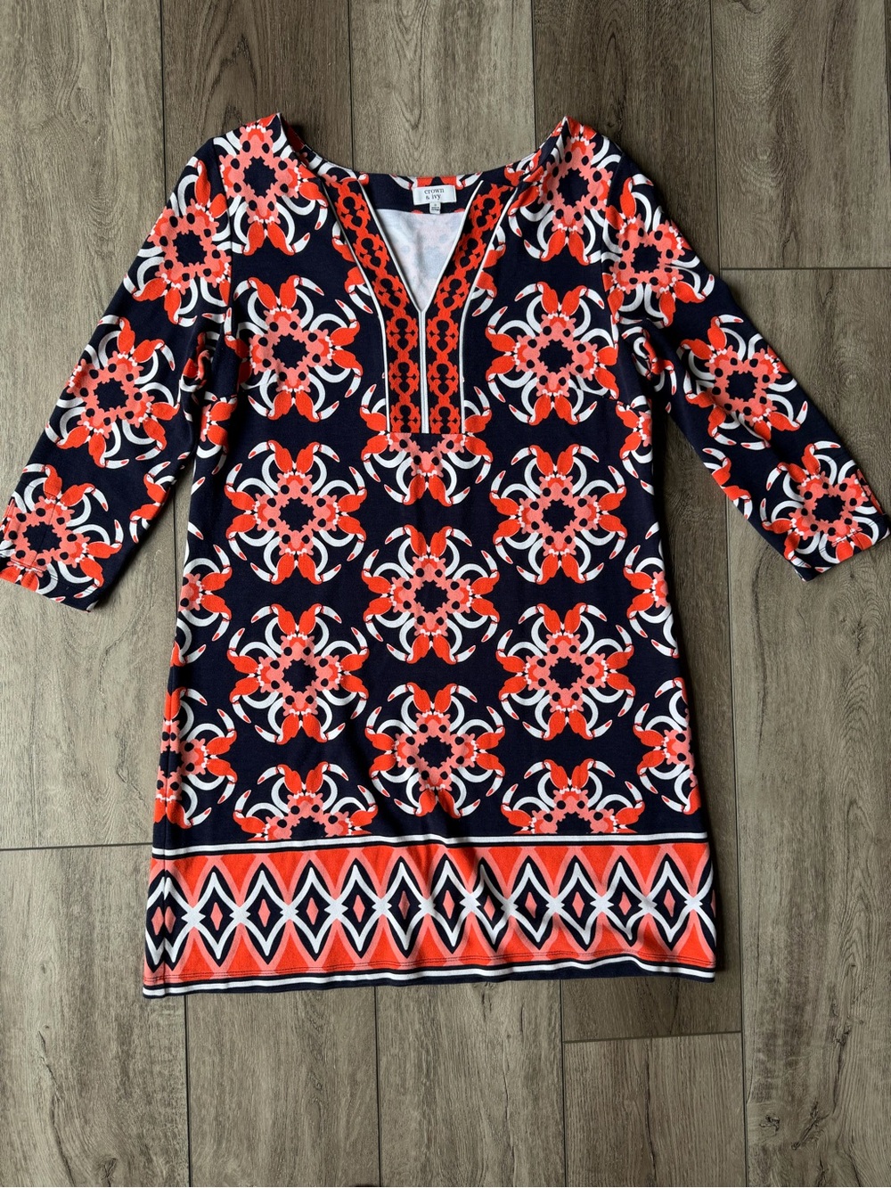 crown & ivy- Navy & Coral Printed V-Neck Shift Dress -Vacation Ready! (S)